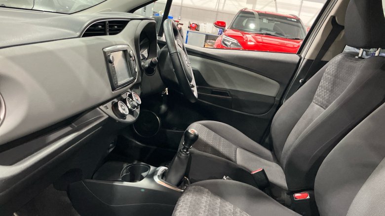 Toyota Yaris 1.33 VVT-i Icon 5dr Petrol Hatchback